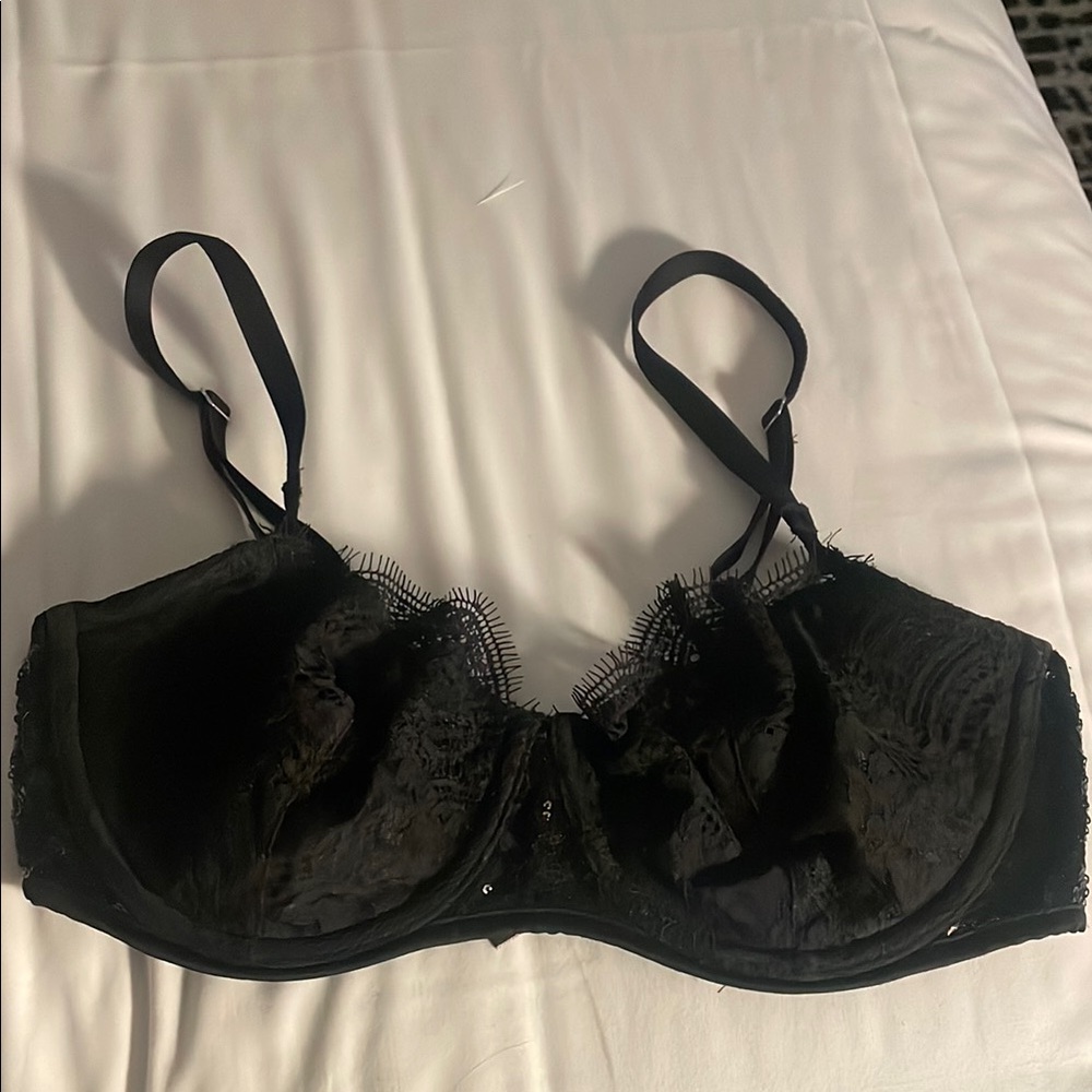 Victoria’s Secret Dream Angels Elegant Black Lace Bra size 33DD/E